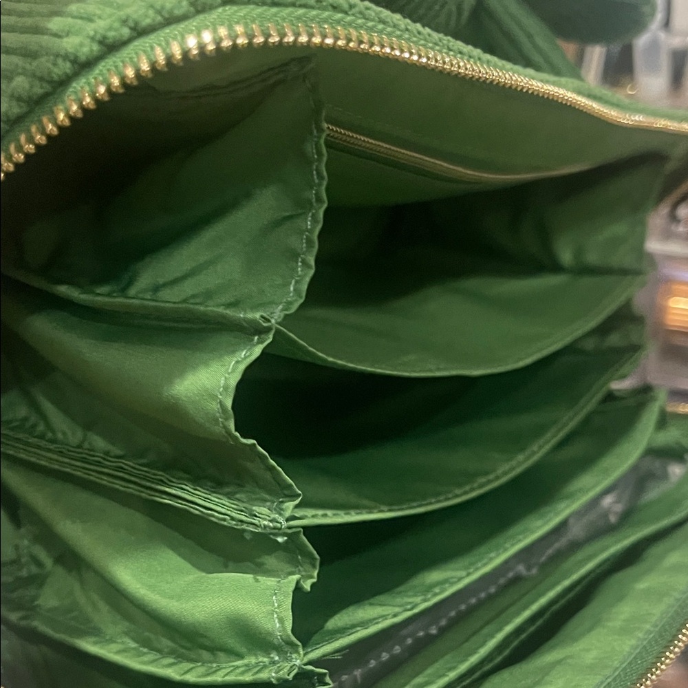 Tata Harper Green Corduroy Zip Cosmetic Pouch with Gold Plaque cube ⭐️⭐️⭐️⭐️⭐️ - Picture 4 of 5